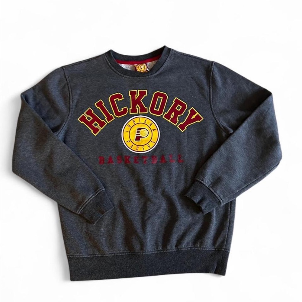 Indiana Pacers Grey Hickory Basketball crewneck sweatshirt. Medium.